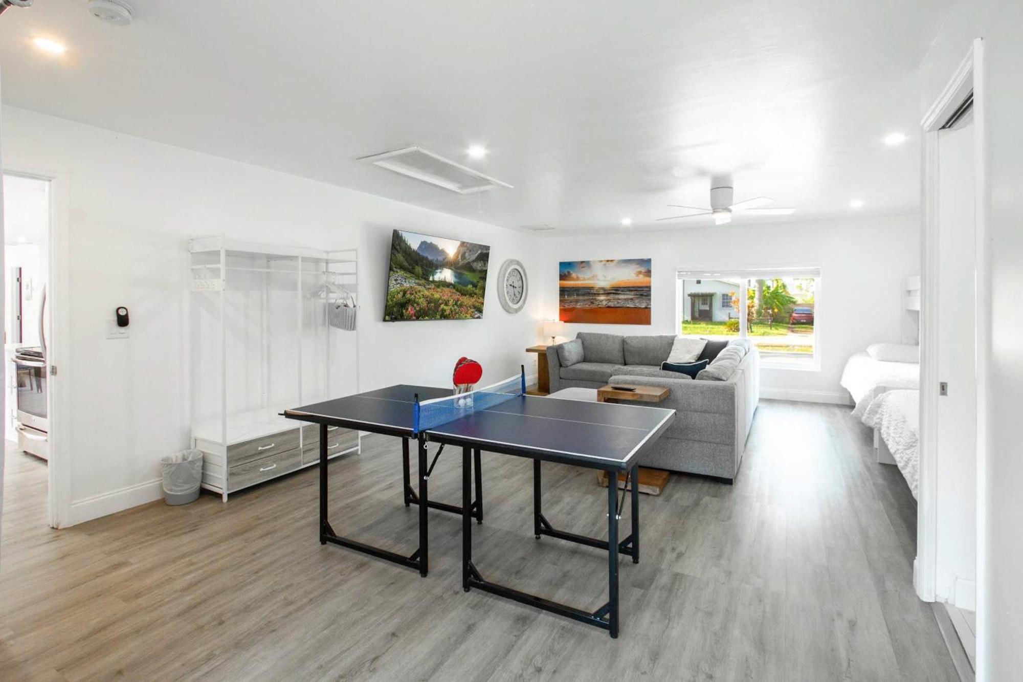 Escape With Furnished Patio And Private Pool! Holiday home