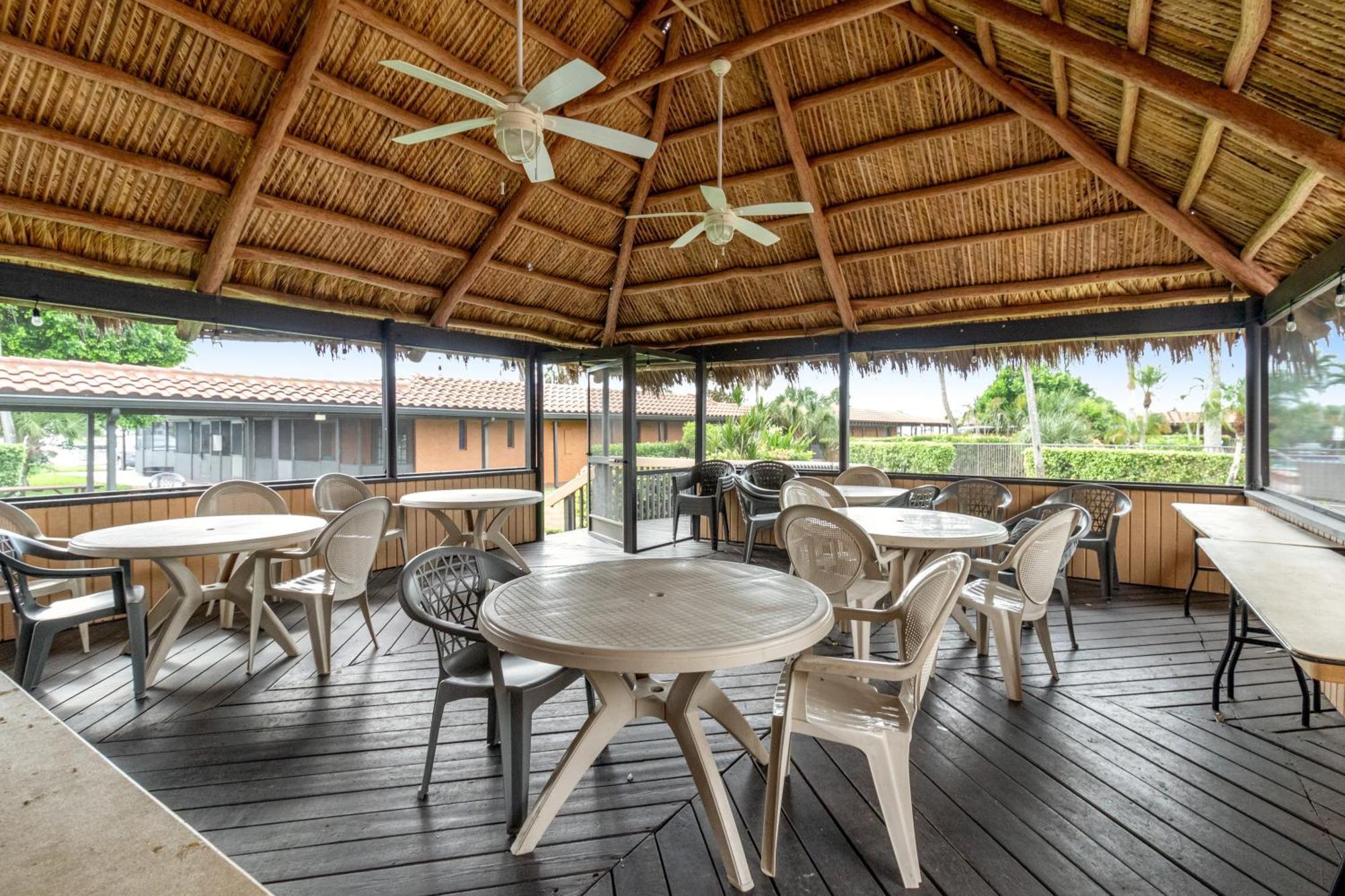 Port Of The Islands B113 Hotel