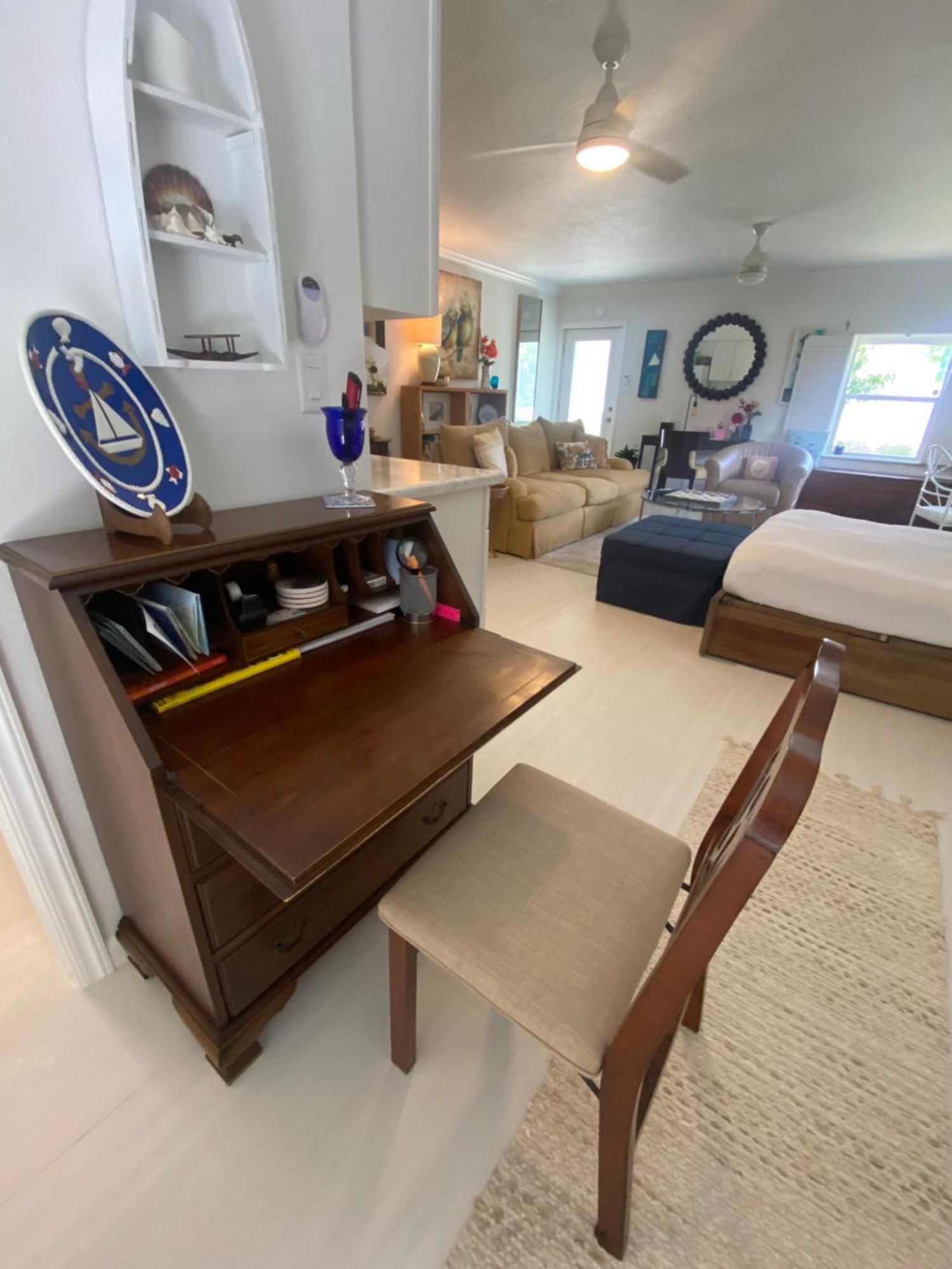Closest To Vanderbilt Beach, New Remodel, Well Appointed, Bbq, Yard, Very Private Many Extras! Naples