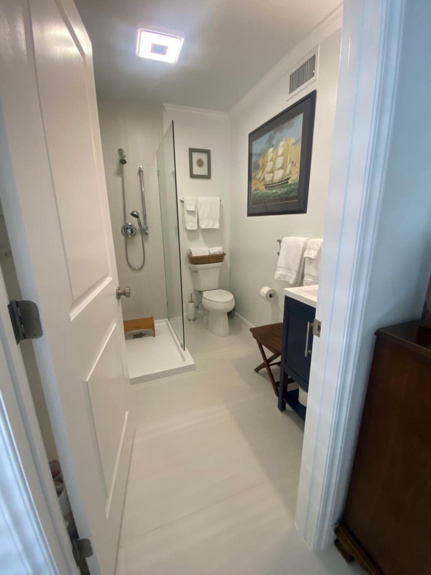 Apartment Closest To Vanderbilt Beach, New Remodel, Well Appointed, Bbq, Yard, Very Private Many Extras!