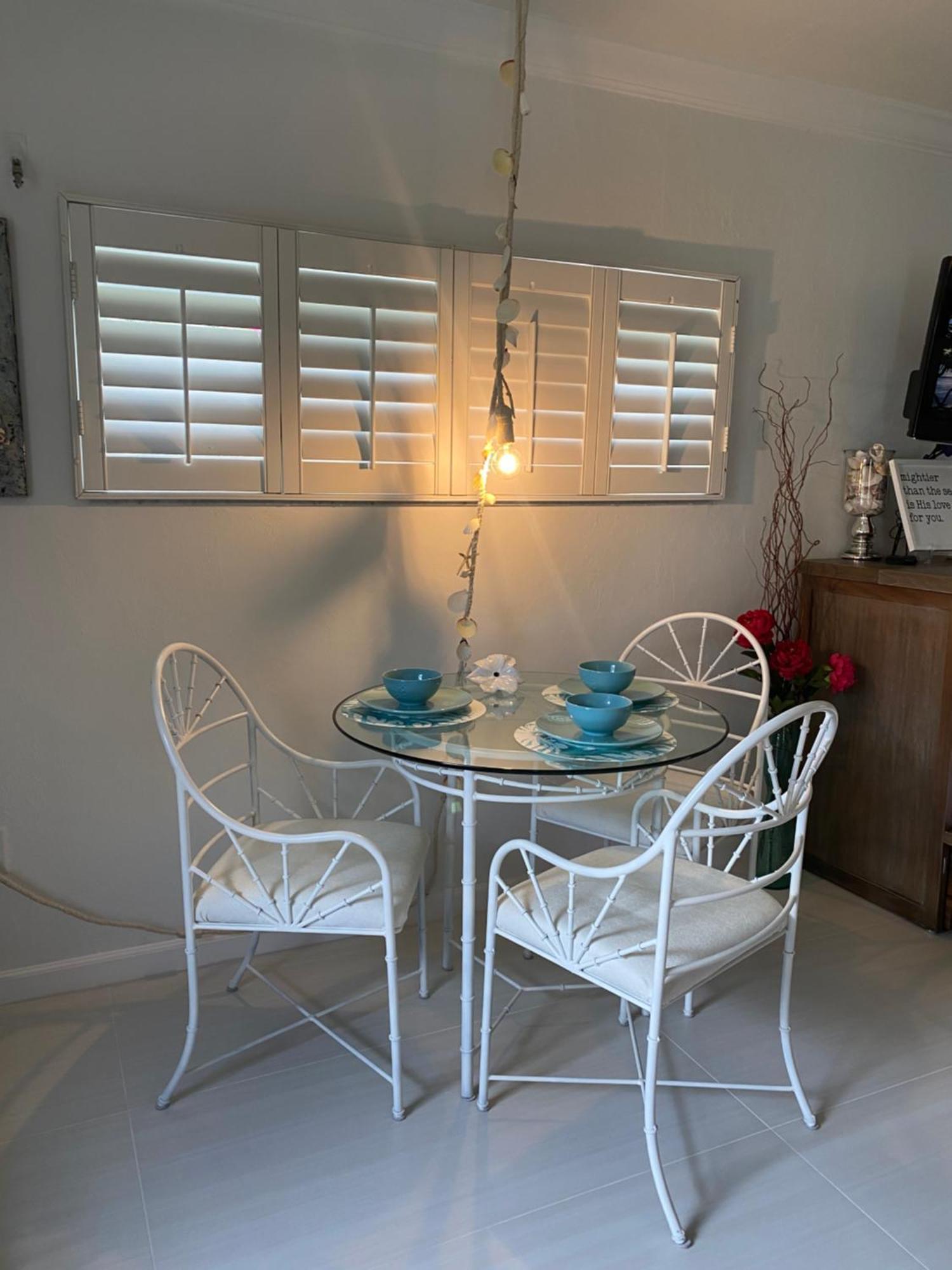 Closest To Vanderbilt Beach, New Remodel, Well Appointed, Bbq, Yard, Very Private Many Extras! Naples