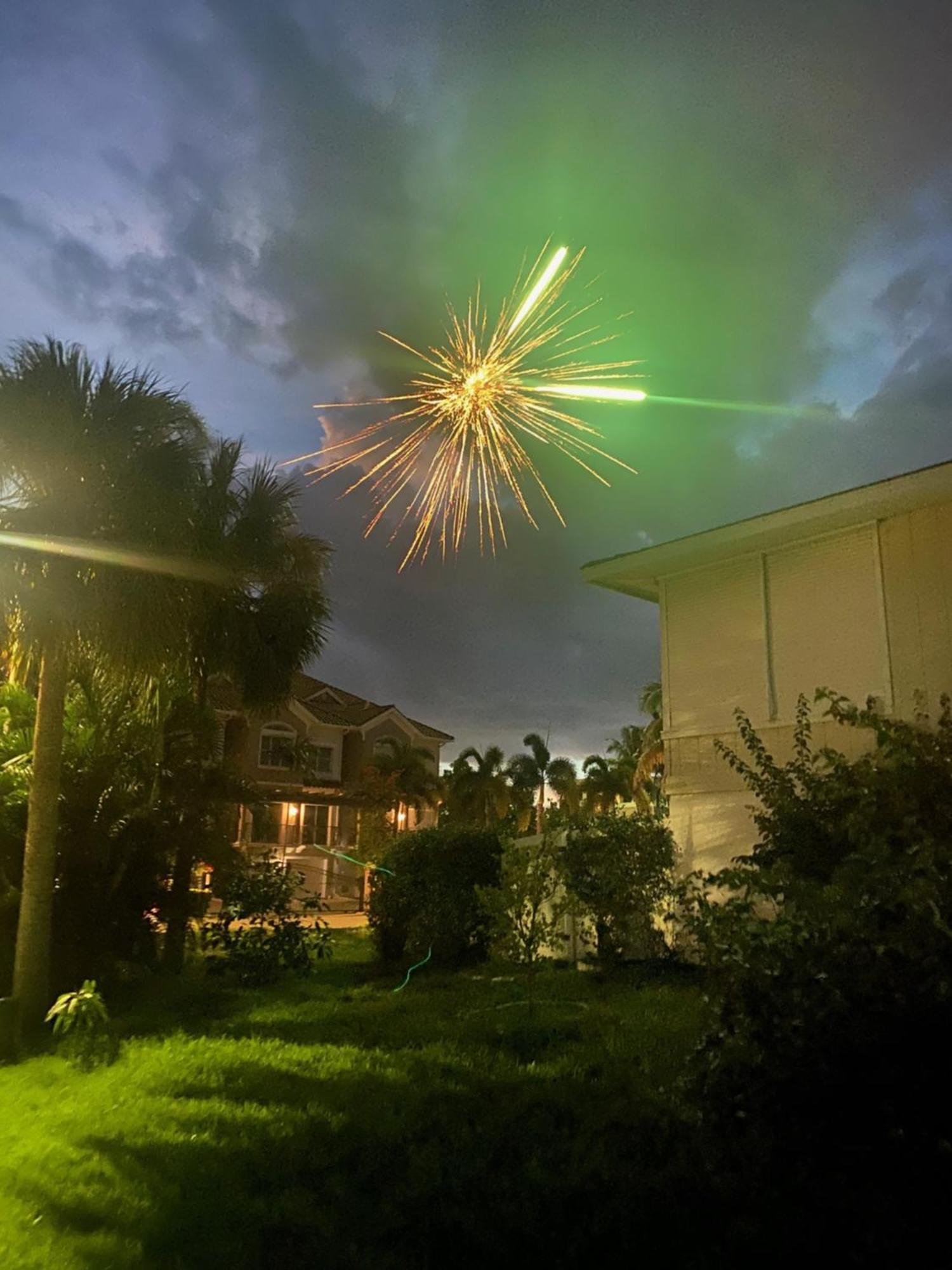 Closest To Vanderbilt Beach, New Remodel, Well Appointed, Bbq, Yard, Very Private Many Extras! * Naples