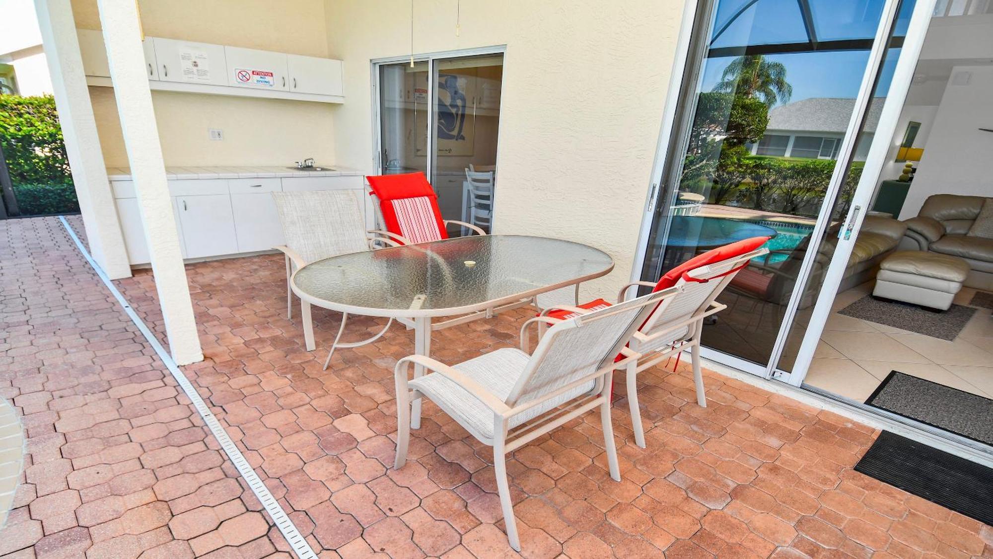 Altaira - Location View Pool Spa4 Bed