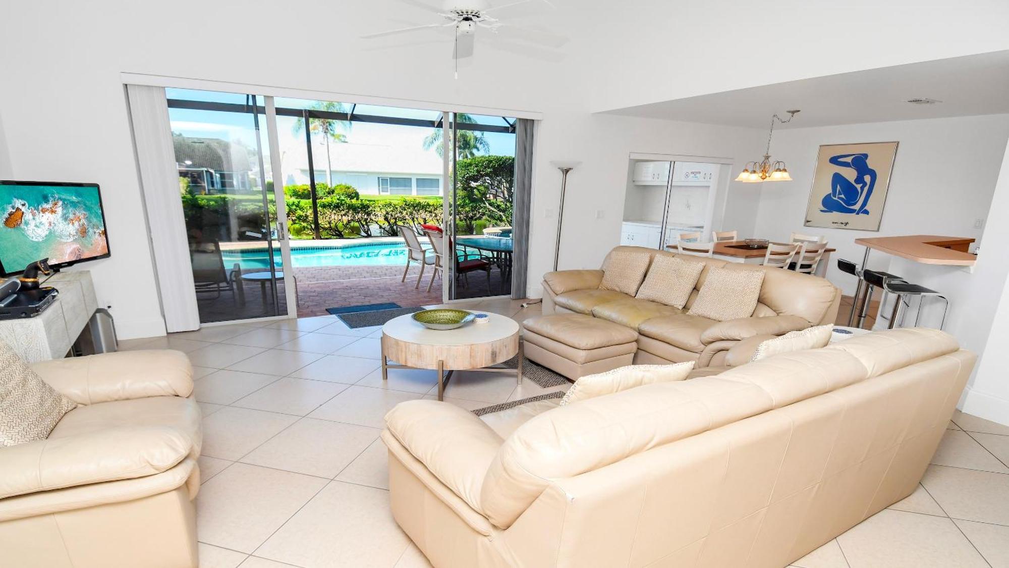 Altaira - Location View Pool Spa4 Bed