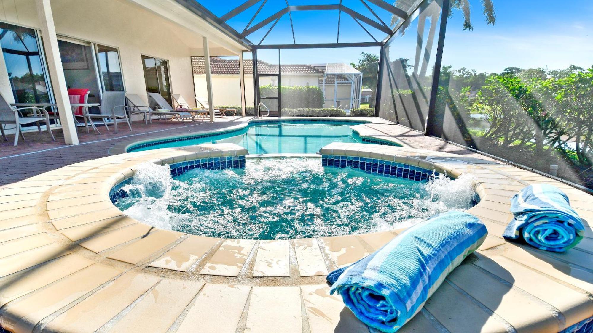 Altaira - Location View Pool Spa4 Bed *