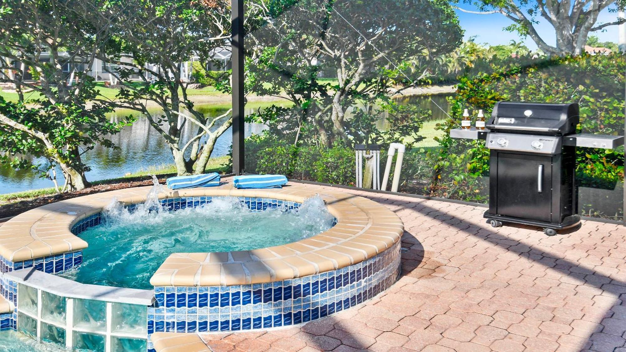 Altaira - Location View Pool Spa4 Bed