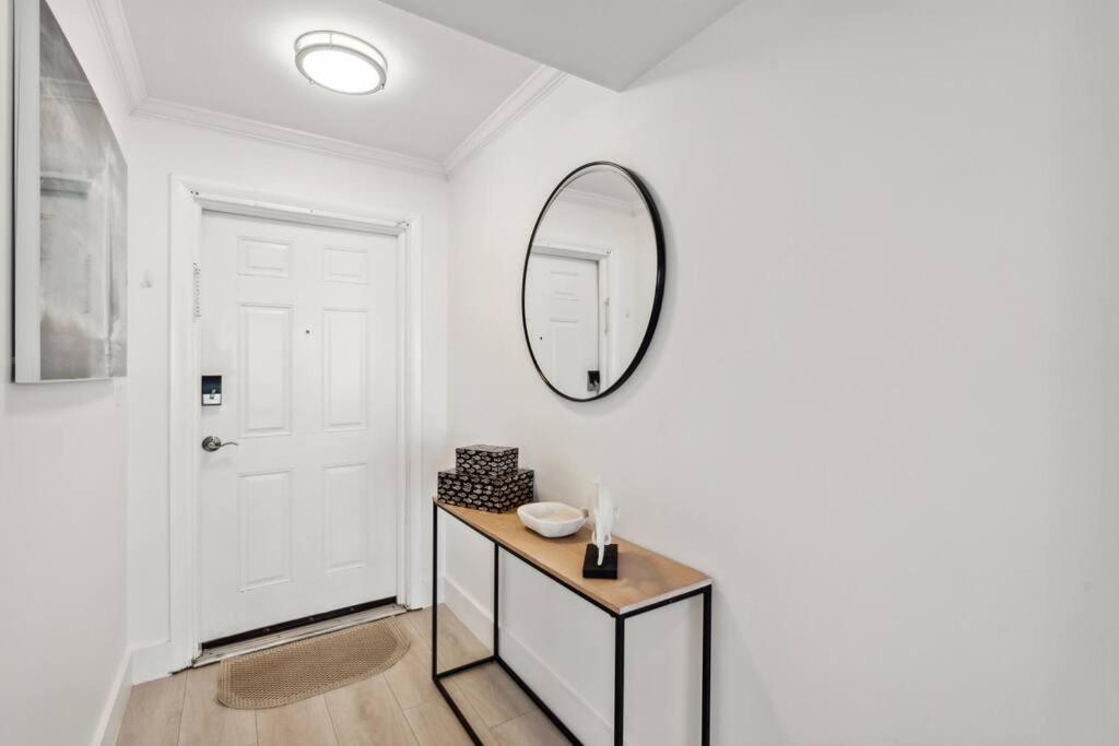 Beachfront High-rise! Book Today Naples