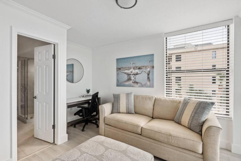 Beachfront High-rise! Book Today * Naples