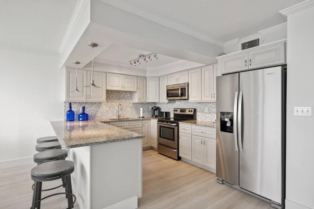Beachfront High-rise! Book Today *
