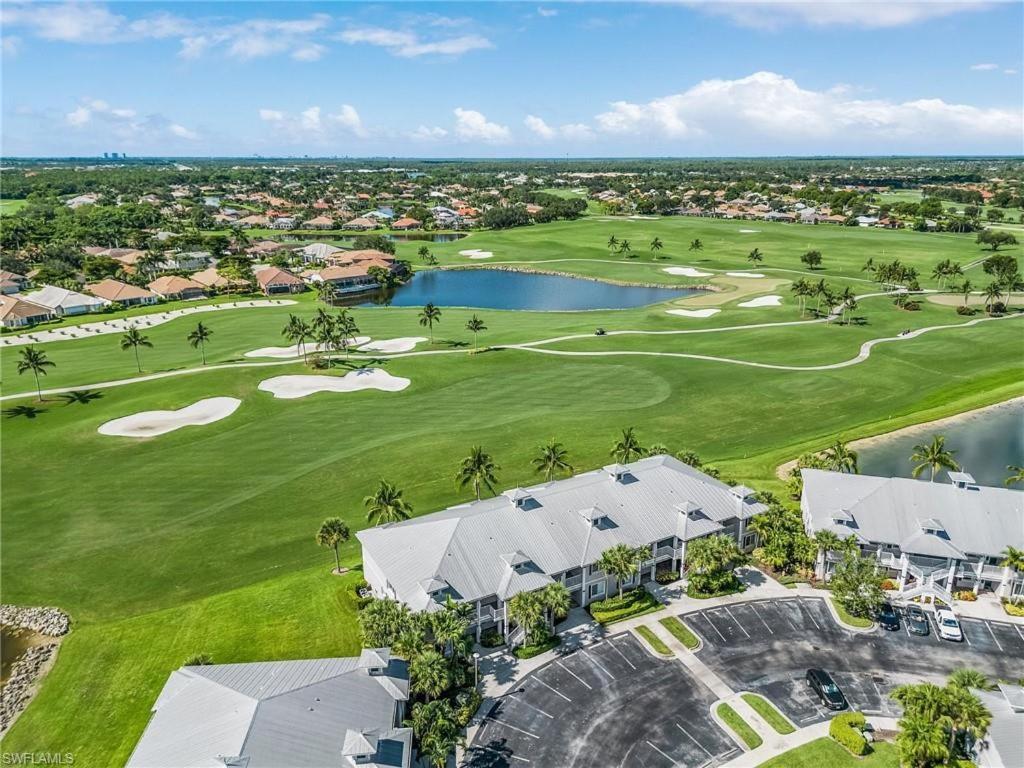 Spacious 2 Bedroom Lely Fl Apartment