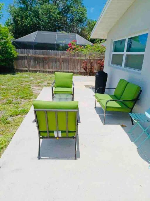Coastal Home,walk,bike To Beach,large Fenced Yard, Large Driveway Naples