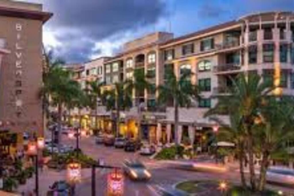 Apartment Coastal Home,walk,bike To Beach,large Fenced Yard, Large Driveway Naples