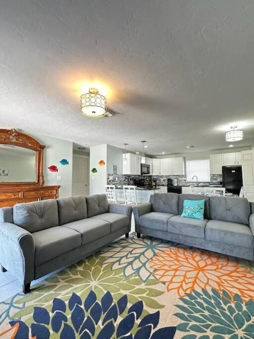 697 Near Beach, Fenced Doggie Area, Cozy Home, Large Driveway