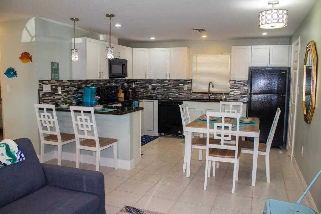 Apartment 697 Near Beach, Fenced Doggie Area, Cozy Home, Large Driveway *