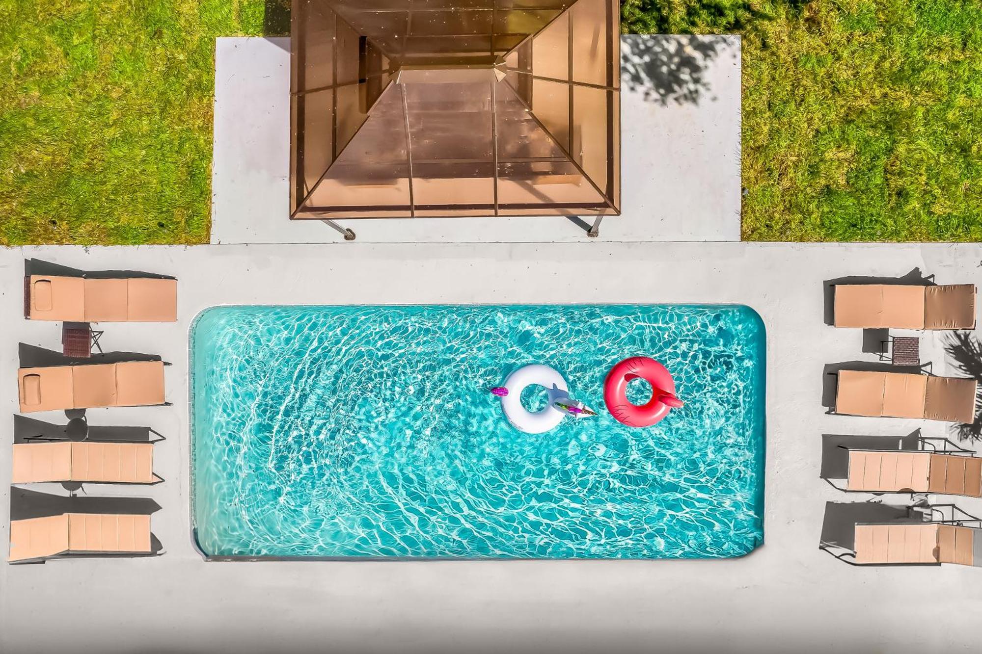 Unique Pool - Mykonos! 2miles To Downtown Attached * Naples
