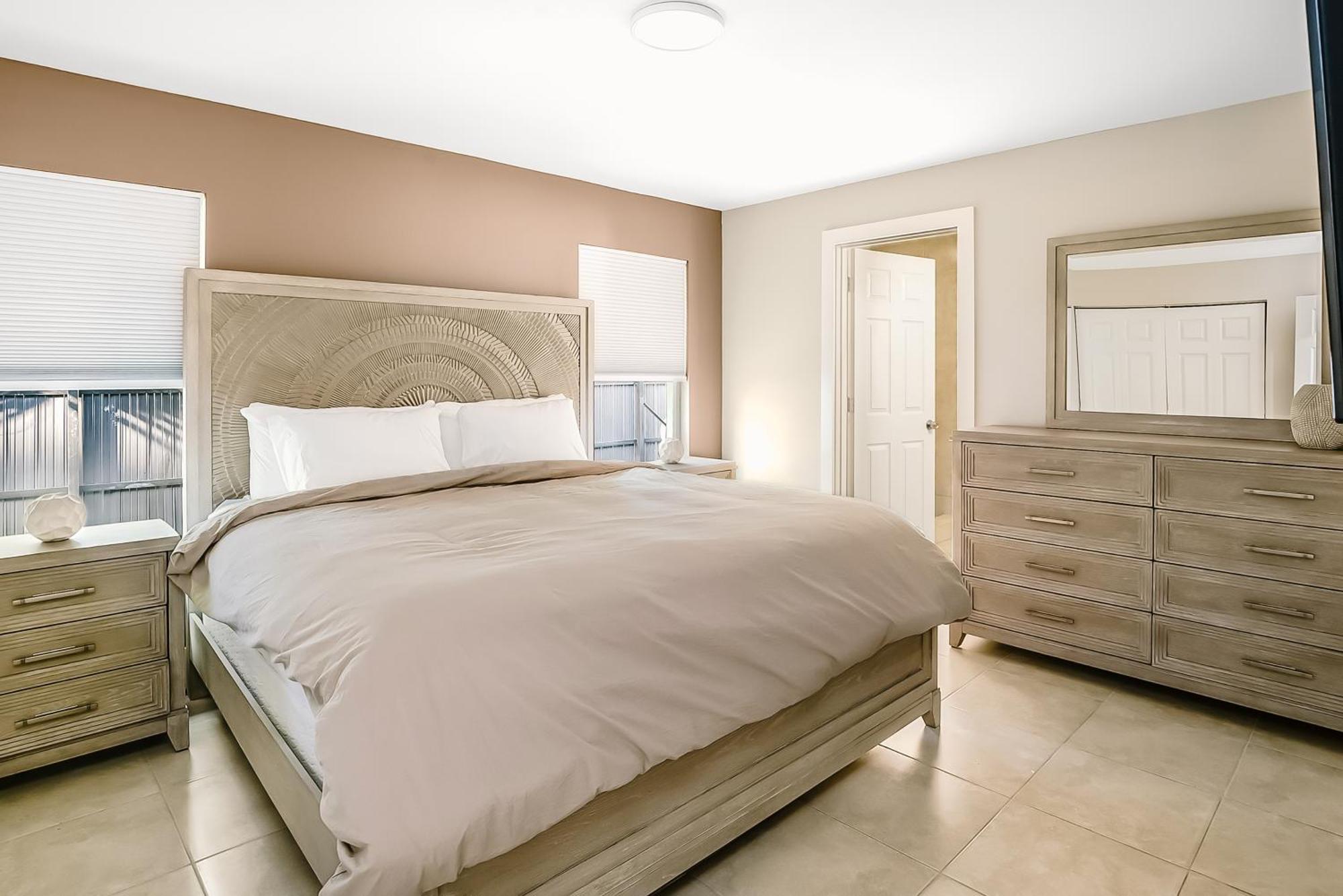 Apartment Unique Pool - Mykonos! 2miles To Downtown Attached Naples