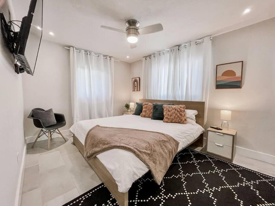 Cozy Near Vanderbilt Holiday home Naples