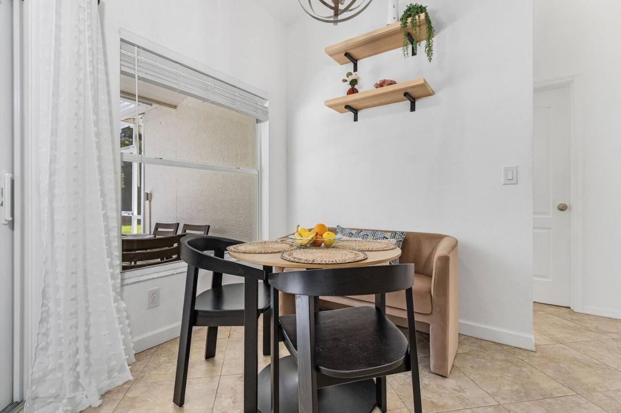 Serene Pool In Gated Community-naples