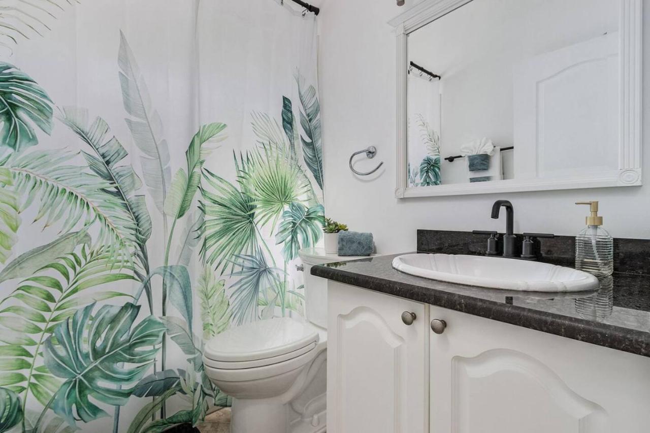 Serene Pool In Gated Community-naples Holiday home *