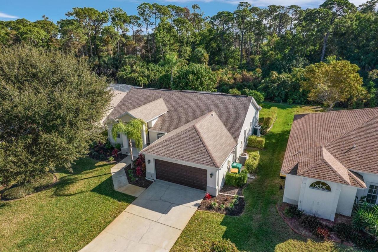 Serene Pool In Gated Community-naples