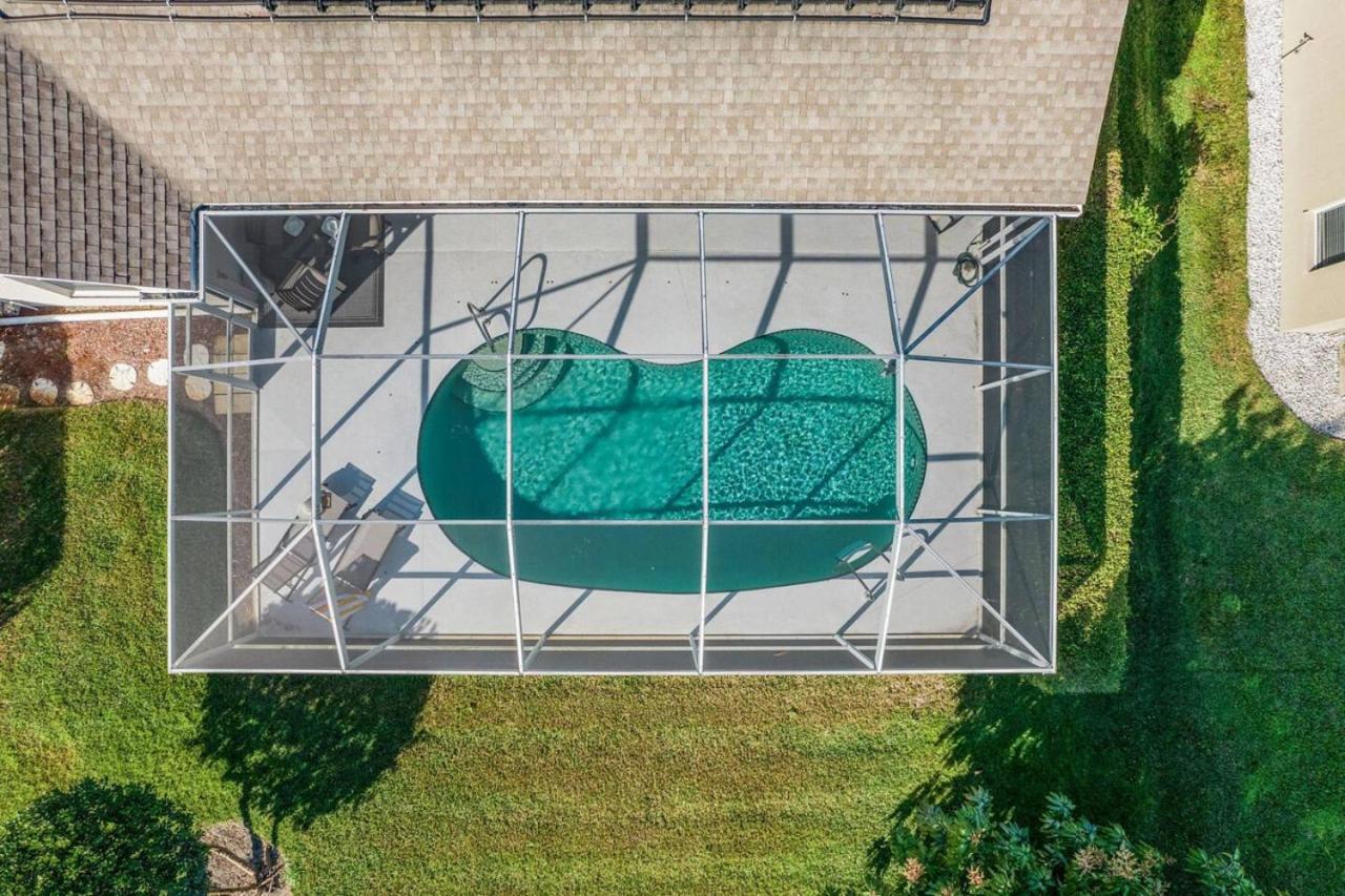 Serene Pool In Gated Community-naples Holiday home
