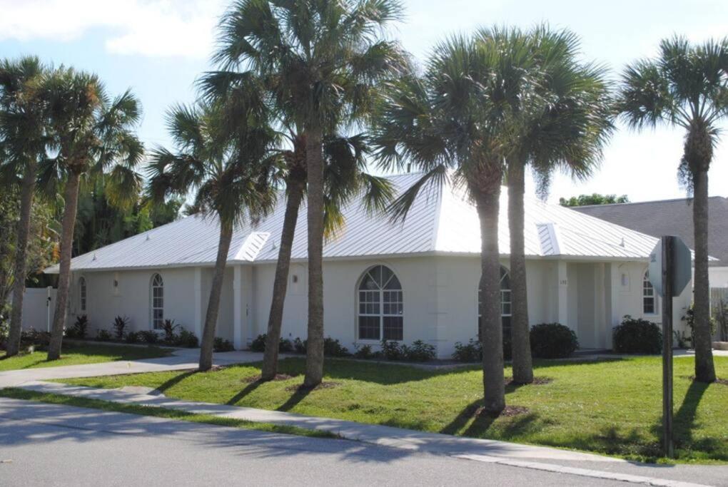 The Pop Hauz - Large Pool House Holiday home Naples