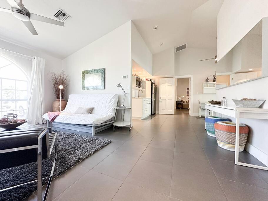 The Pop Hauz - Large Pool House Holiday home Naples