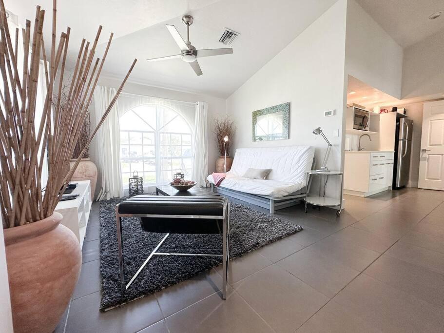 The Pop Hauz - Large Pool House *