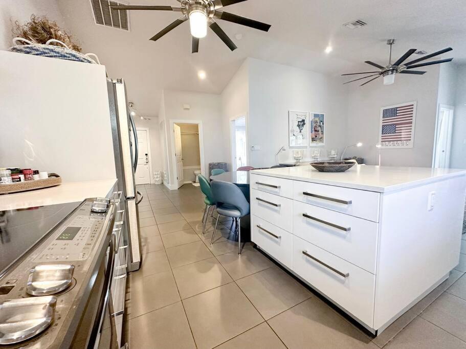 The Pop Hauz - Large Pool House Holiday home Naples