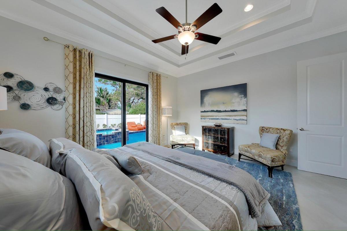Luxury Abounds At Vanderbilt Pool & *