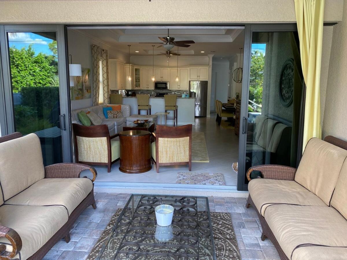 Holiday home Luxury Abounds At Vanderbilt Pool & Naples