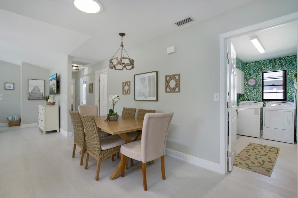Beachy Haven 3 Bed 2bath Heated Pool Tiki Bar Sleep 6 *