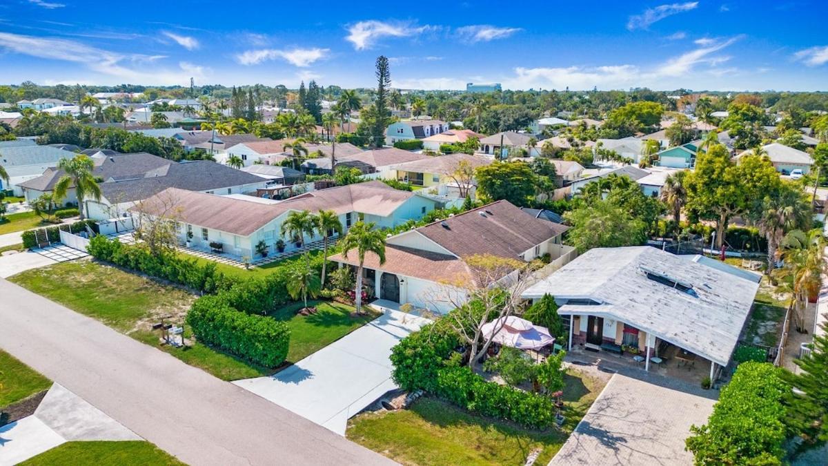 Holiday home Beachy Haven 3 Bed 2bath Heated Pool Tiki Bar Sleep 6 Naples