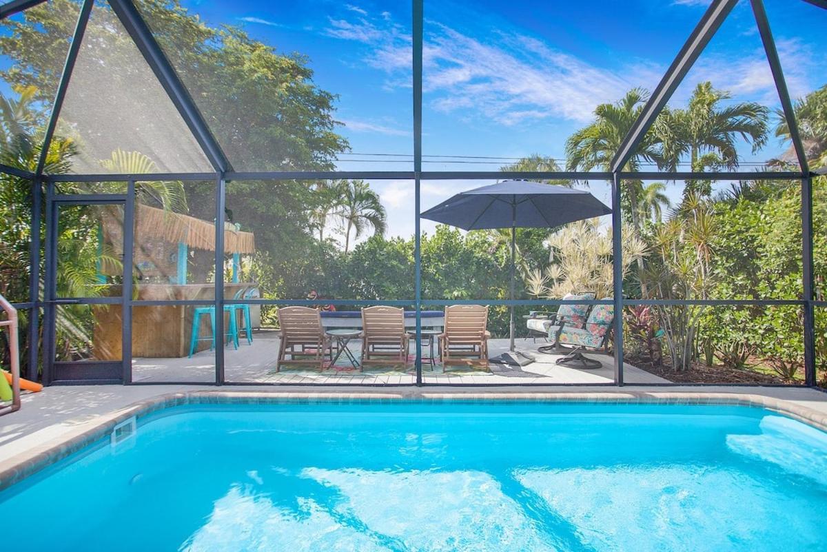 Beachy Haven 3 Bed 2bath Heated Pool Tiki Bar Sleep 6 Naples