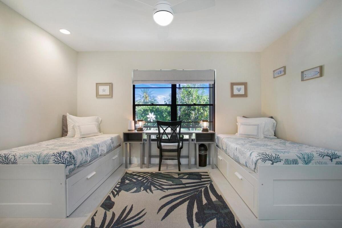 Beachy Haven 3 Bed 2bath Heated Pool Tiki Bar Sleep 6 * Naples
