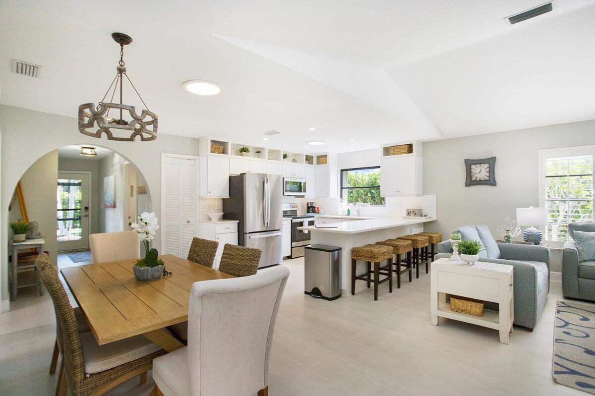 Beachy Haven 3 Bed 2bath Heated Pool Tiki Bar Sleep 6 * Naples