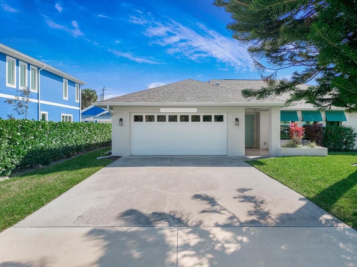 Holiday home Spacious Pool Near With Backyard Oasis Naples