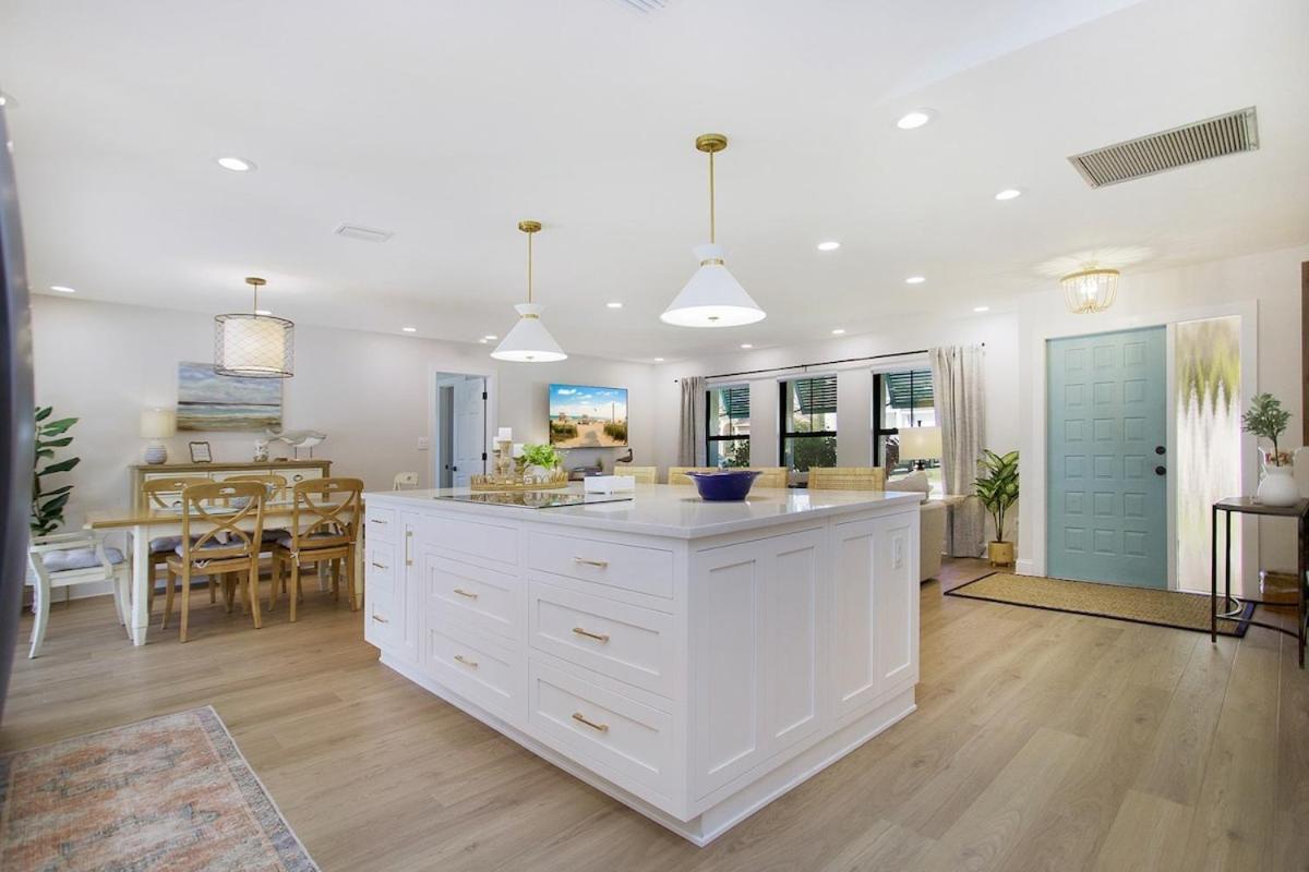 Spacious Pool Near With Backyard Oasis Holiday home