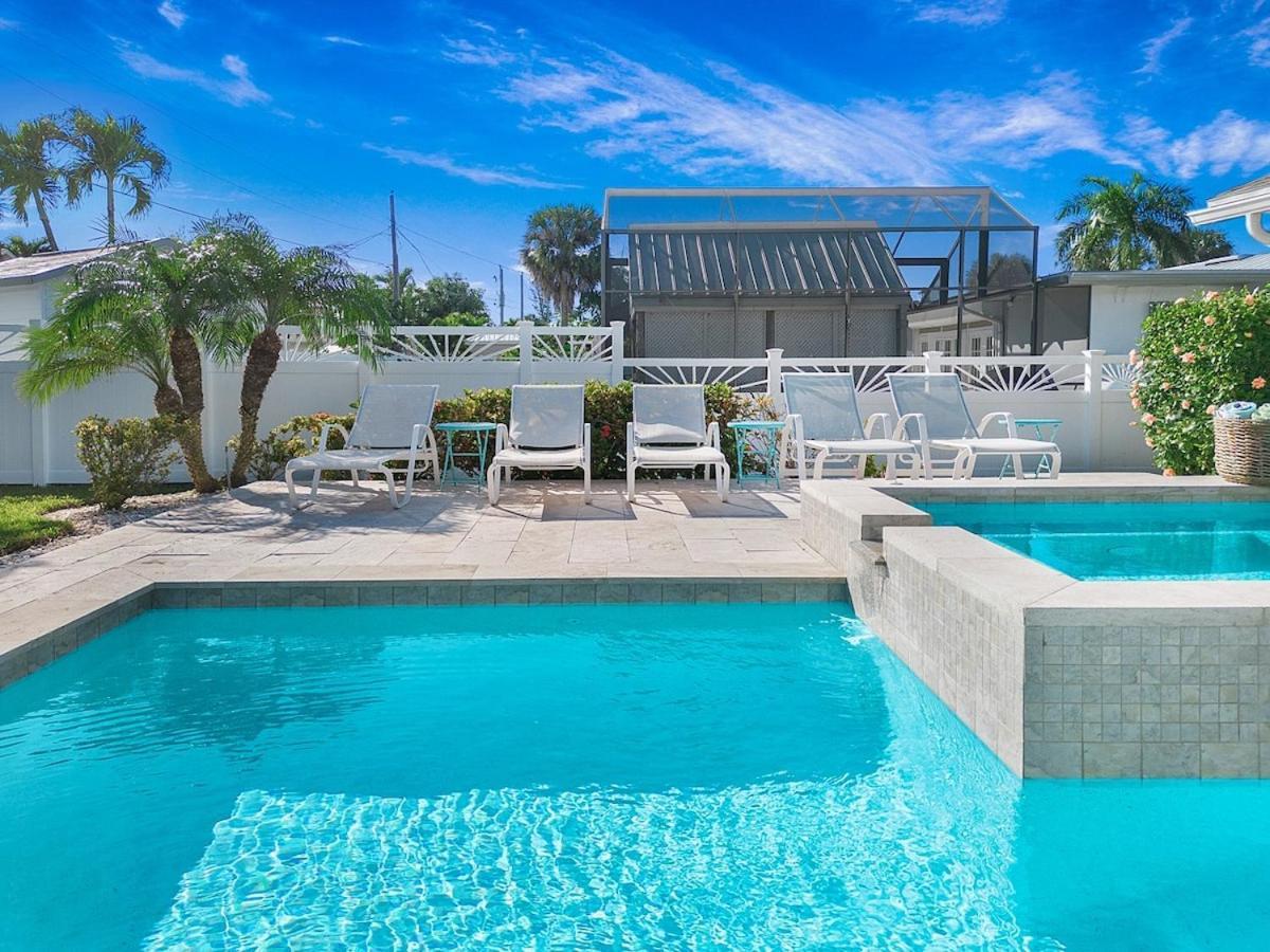 Holiday home Spacious Pool Near With Backyard Oasis