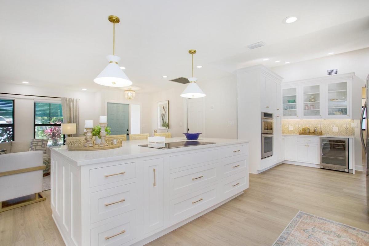 Spacious Pool Near With Backyard Oasis * Naples