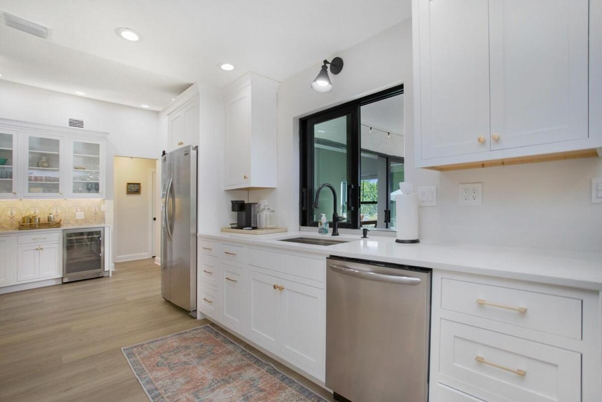 Spacious Pool Near With Backyard Oasis * Naples