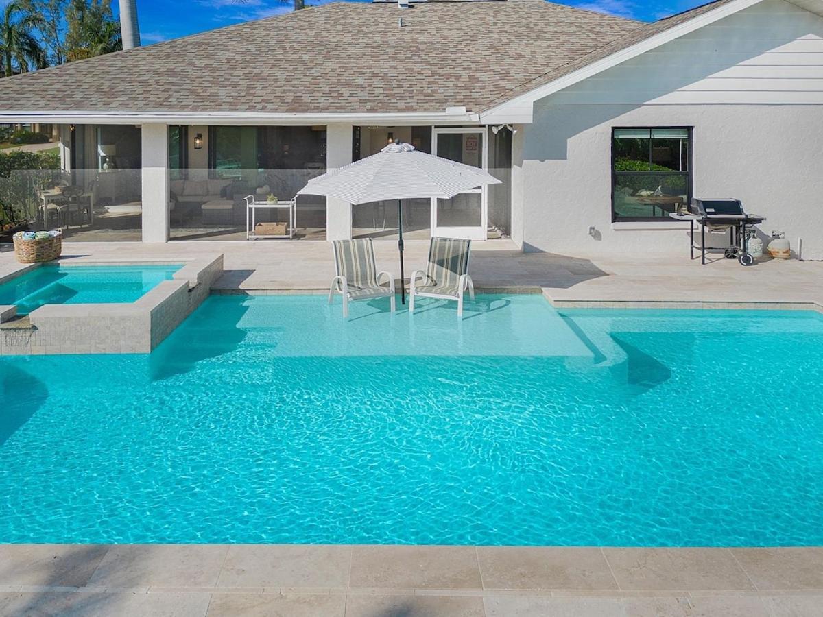 Holiday home Spacious Pool Near With Backyard Oasis