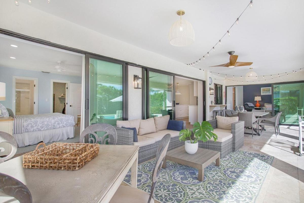 Spacious Pool Near With Backyard Oasis *