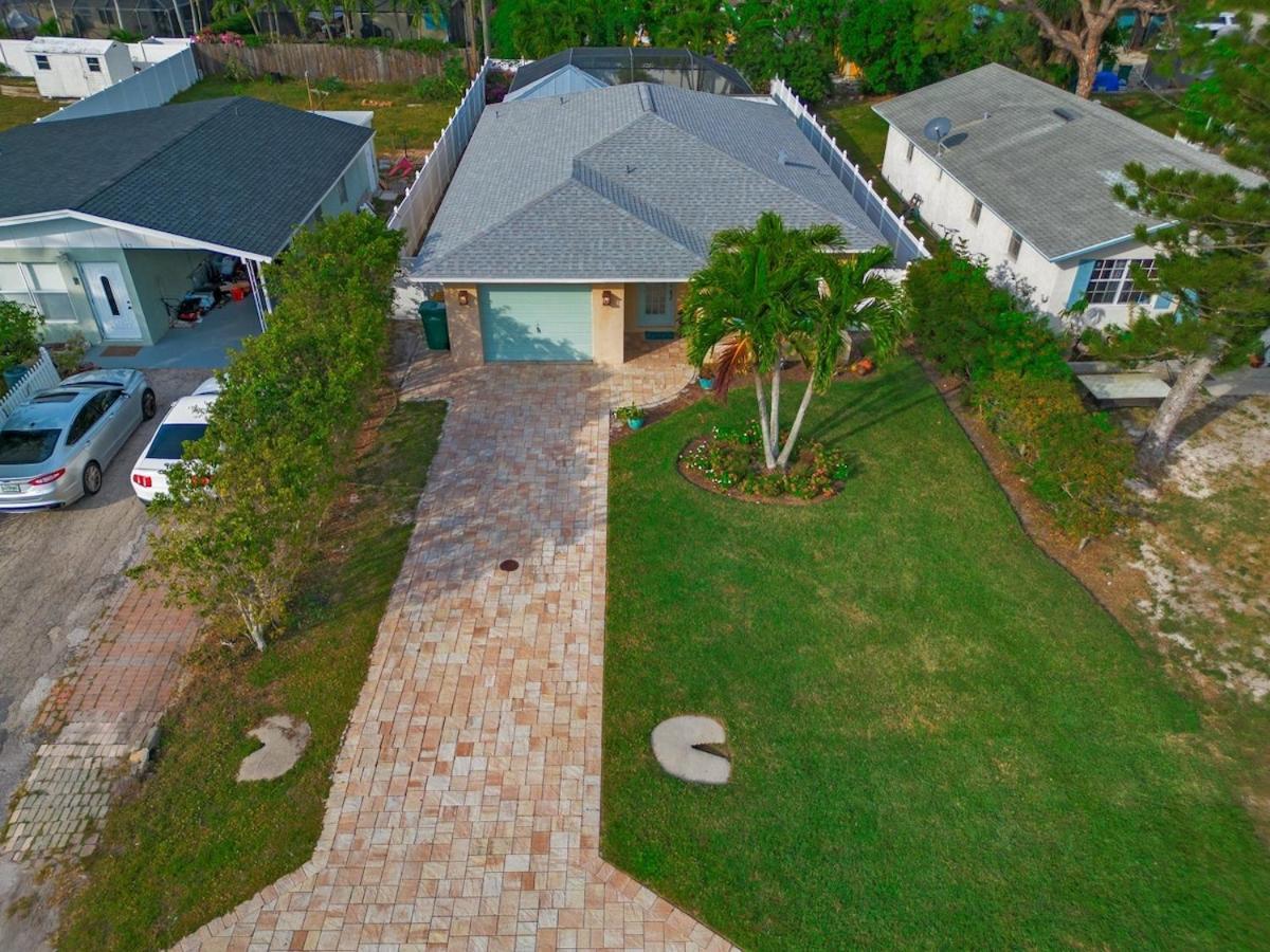 Coastal Flair-walk To Beach-heated Pool-sleeps 8 *