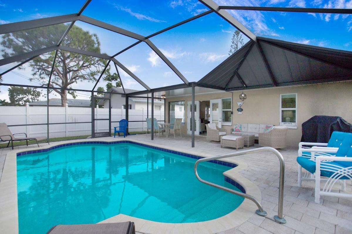 Coastal Flair-walk To Beach-heated Pool-sleeps 8 *