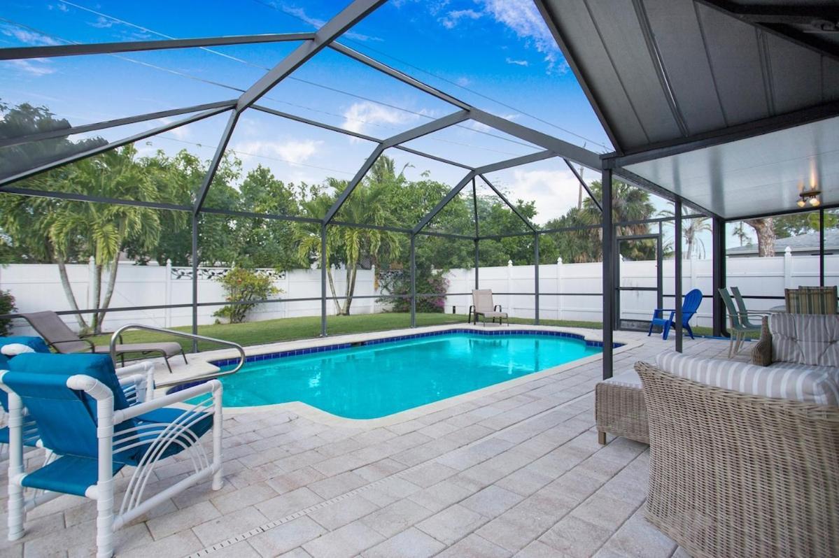 Coastal Flair-walk To Beach-heated Pool-sleeps 8 Holiday home