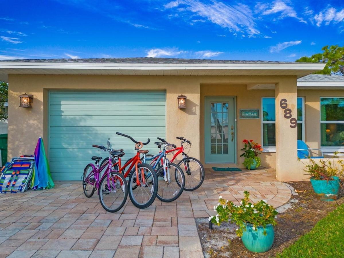 Coastal Flair-walk To Beach-heated Pool-sleeps 8 Holiday home