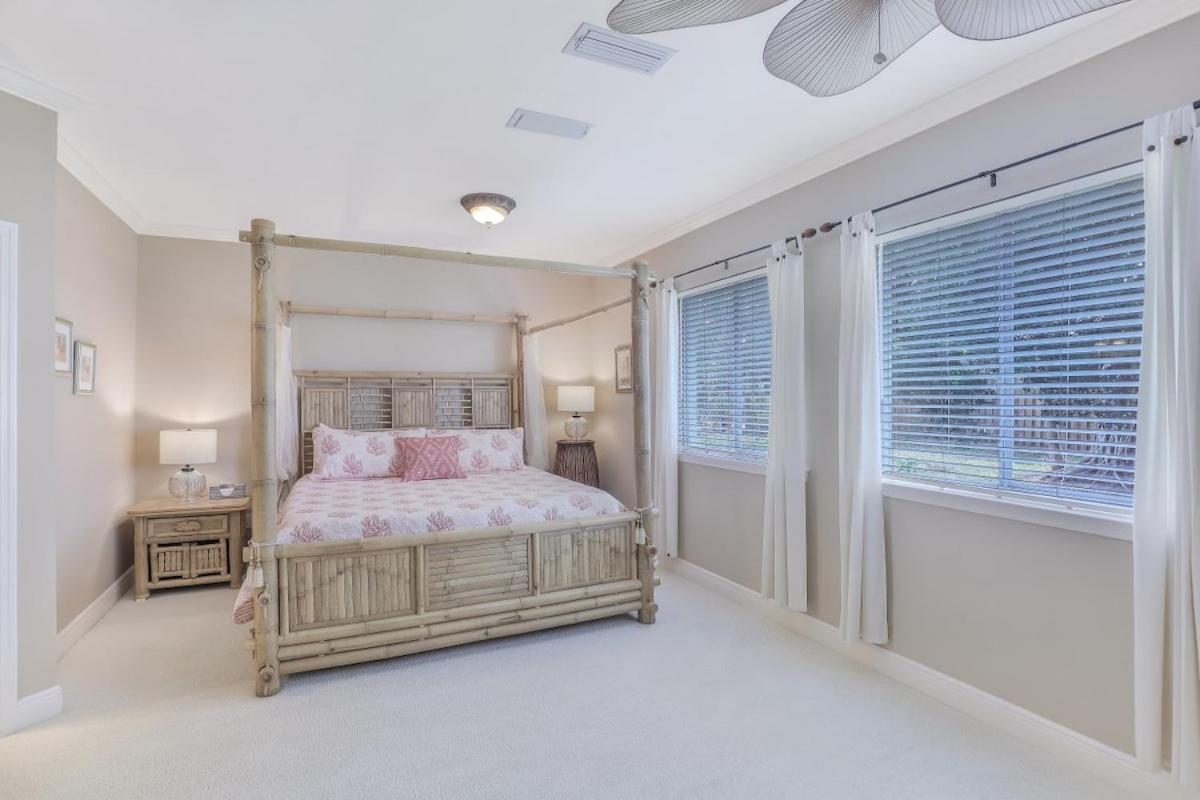 Spacious Beautiful 4 Bed 3 Bath Pool Near