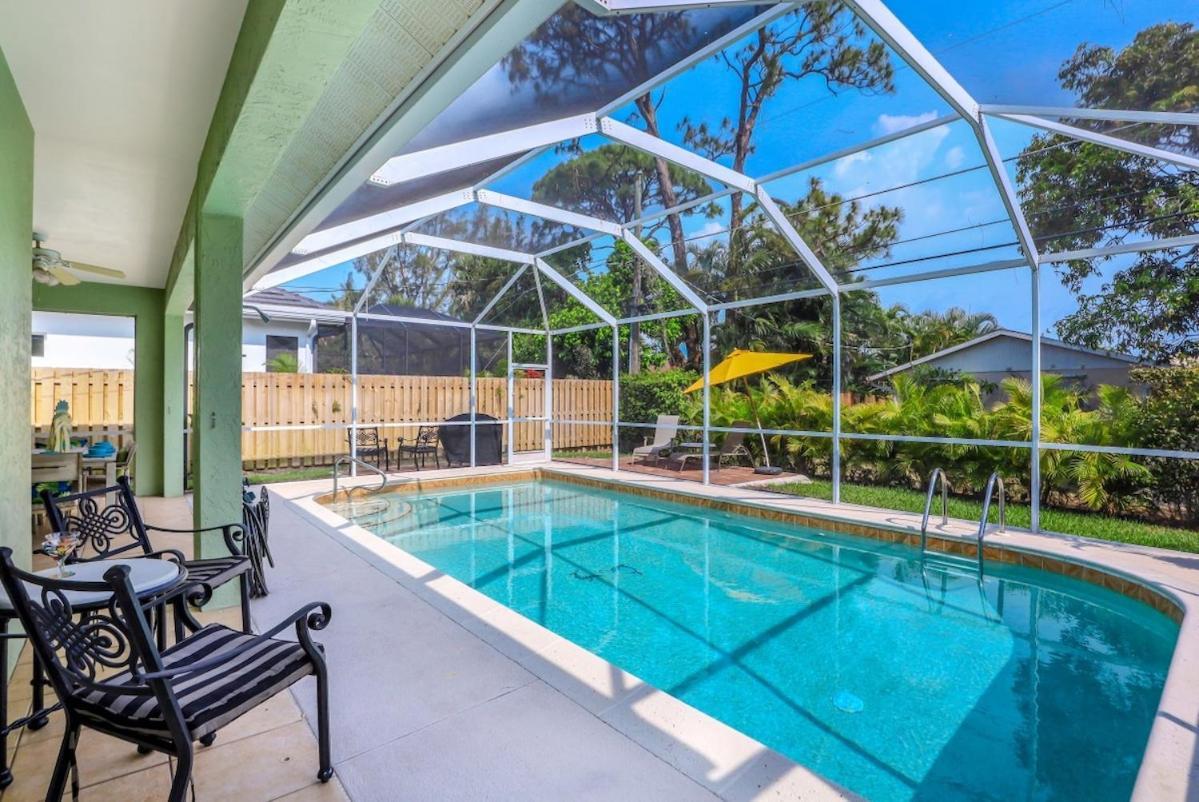 Holiday home Spacious Beautiful 4 Bed 3 Bath Pool Near *