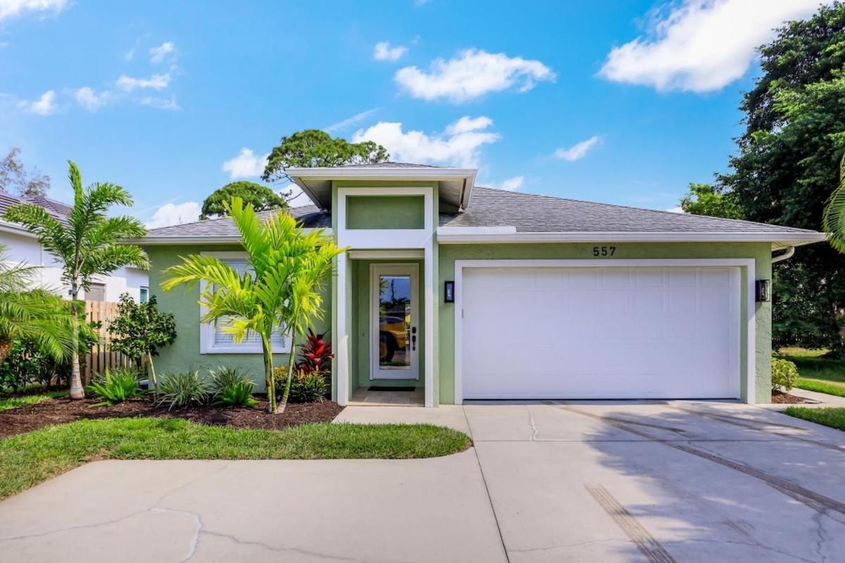 Spacious Beautiful 4 Bed 3 Bath Pool Near Holiday home